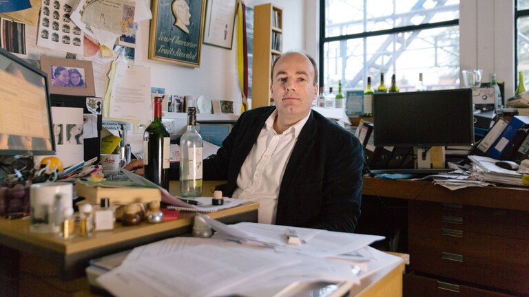 Charles Spence en su estudio universitario