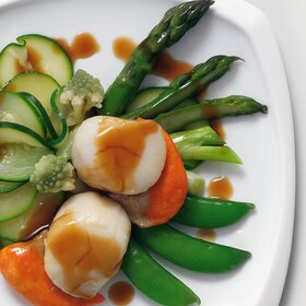 vieiras con verduras al vapor