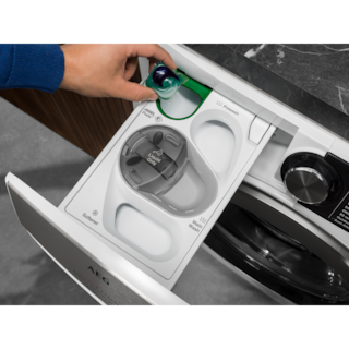 AEG - Lavadora de carga frontal - L8FEE162V