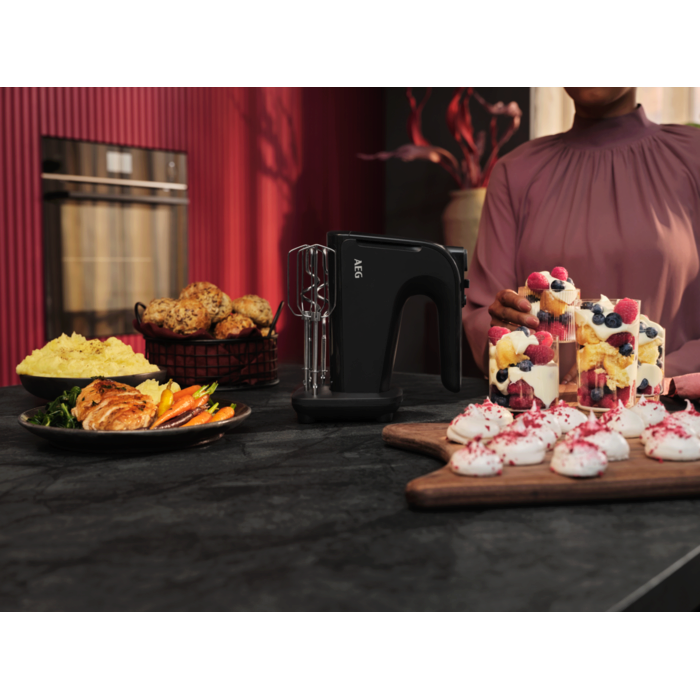 AEG - Batidora de repostería - AHM4B