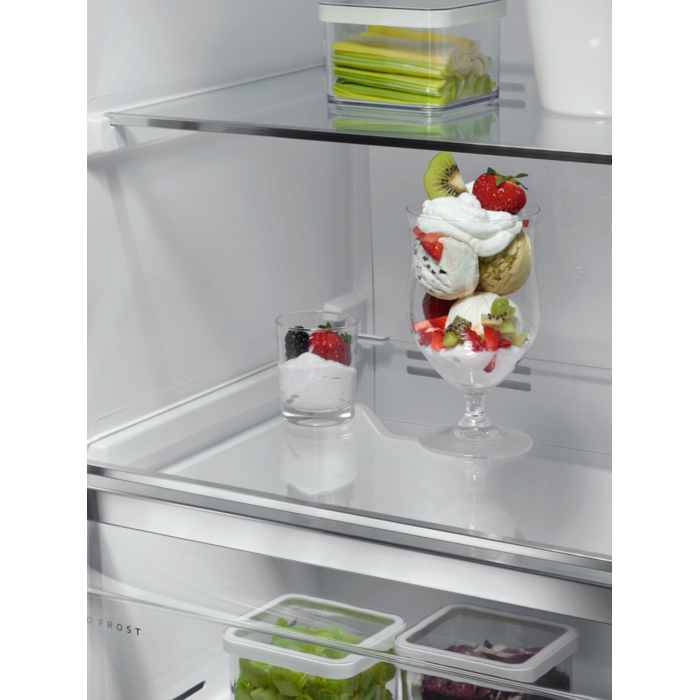 AEG - Congelador vertical - OAG7M281EW