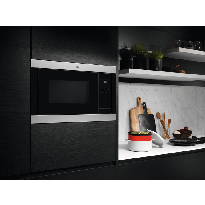 AEG - Microondas - MSB2547D-M