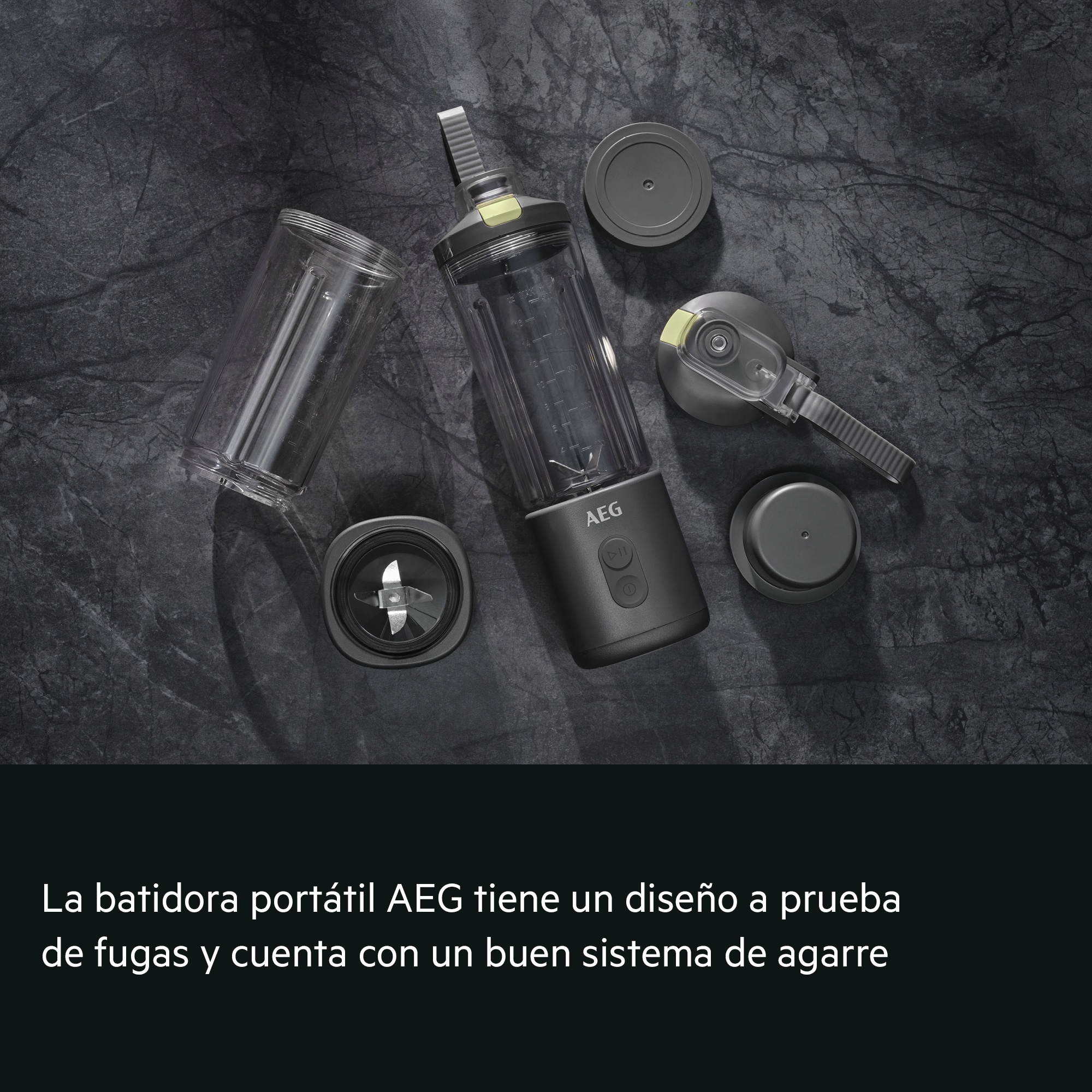 La batidora portátil AEG tiene un diseño a prueba de fugas y cuenta con un buen sistema de agarre