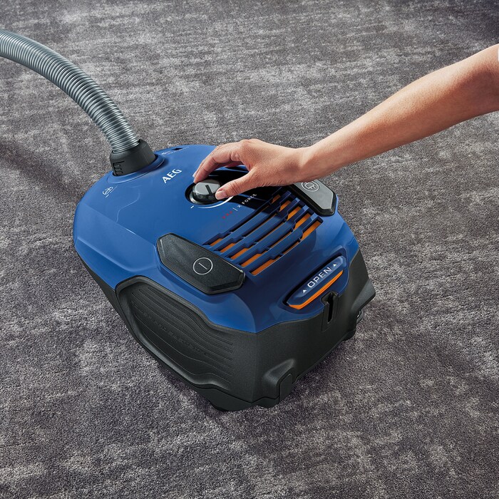 AEG - Aspiradora con bolsa - VX6-2-IS-P