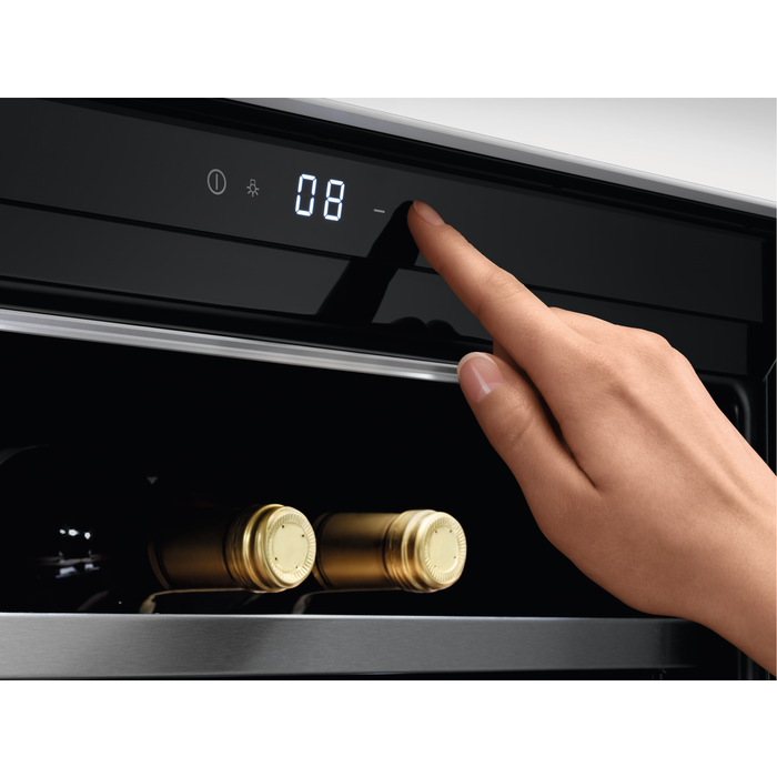 AEG - Frigorífico pequeño - KWK884520T