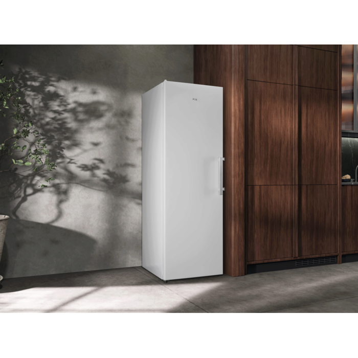 AEG - Congelador vertical - OAG7M281EW