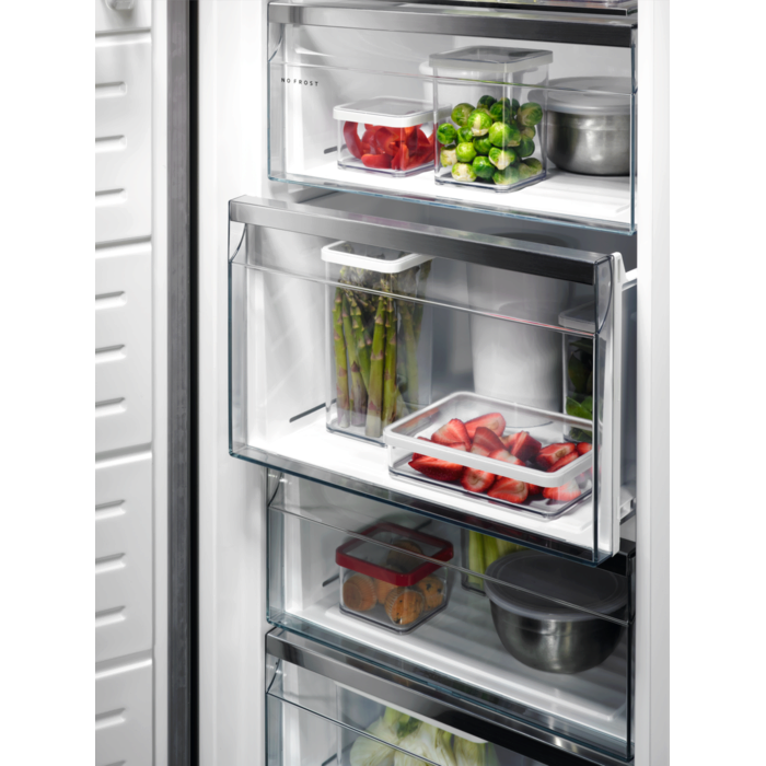 AEG - Congelador vertical - OAG7M281EW