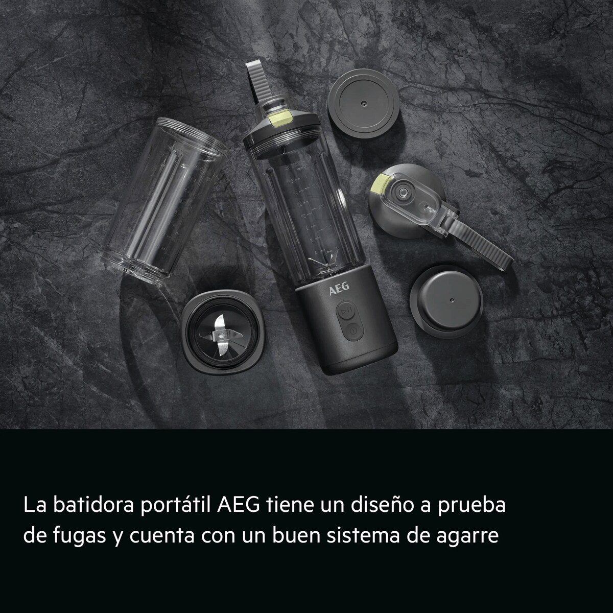 La batidora portátil AEG tiene un diseño a prueba de fugas y cuenta con un buen sistema de agarre