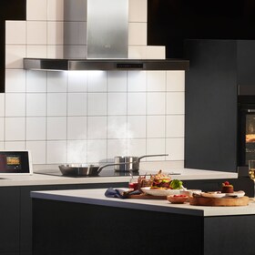 Campana de cocina Electrolux en una cocina de diseño