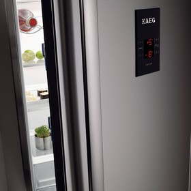 Un Combi ProFresh con la puerta abierta