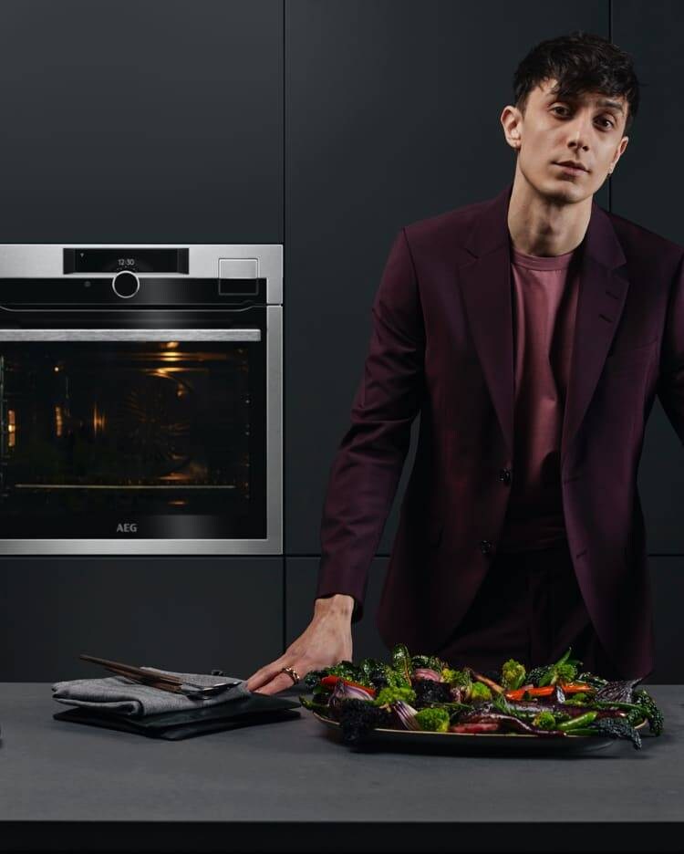 Hornos AEG de la Serie 9000 SteamPro