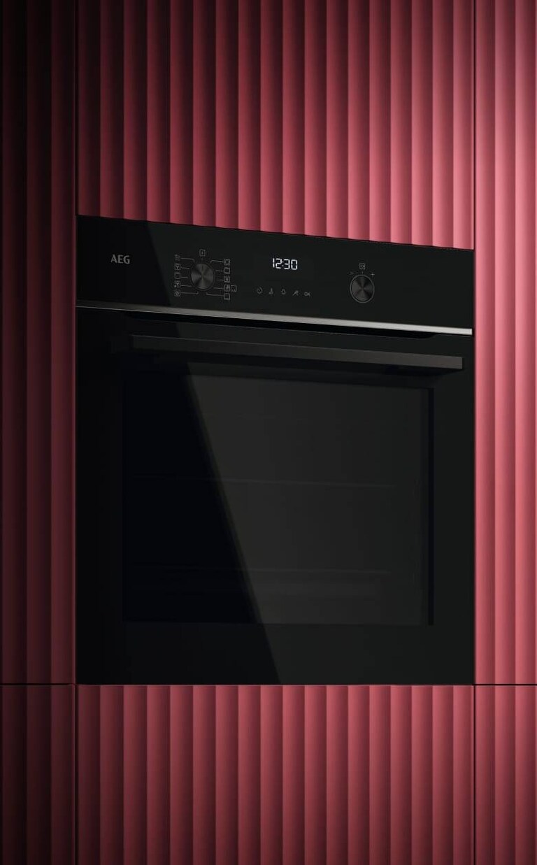 Un horno en una cocina. 