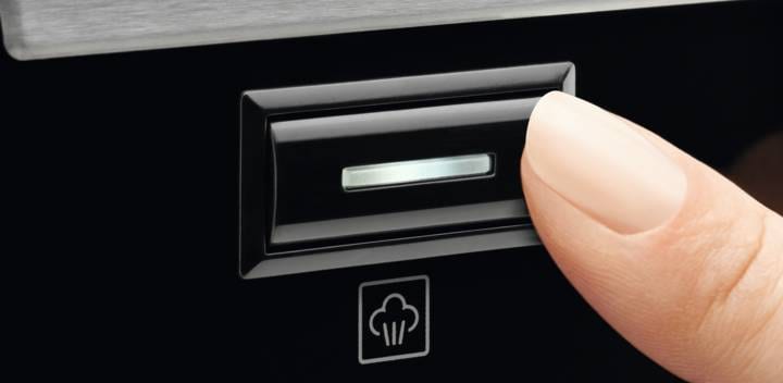 La tecla de vapor del horno de vapor multifunción PlusSteam