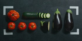 Selección de verduras como las berenjenas