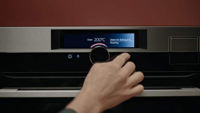 Ajustando el panel de control de un horno AEG