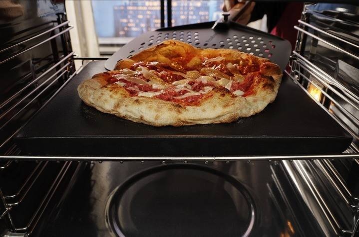 Pizza en el horno.