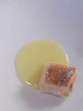 Huevos con Pan y Panceta sobre Crema ligera de Patata, por Diego Guerrero